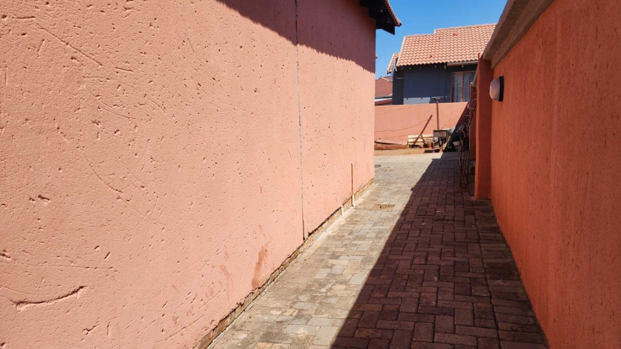 3 Bedroom Property for Sale in Tlhabane North West